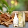 A crisp green apple scent with citrus and floral undertones, perfect for energetic days.